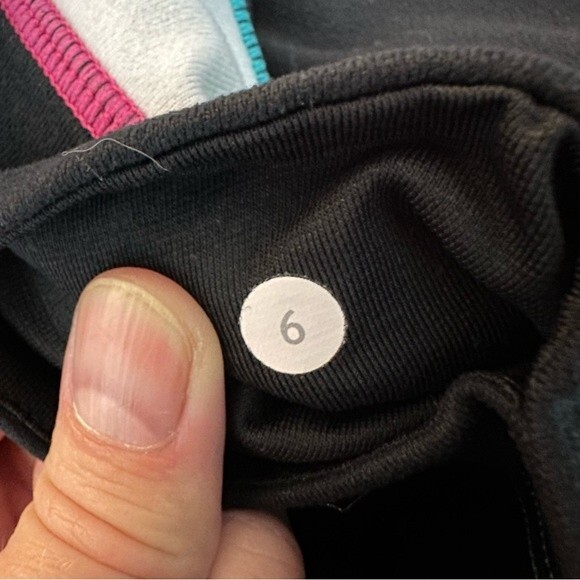 Lululemon Black Capri Workout Leggings Size 6 - Picture 9 of 9